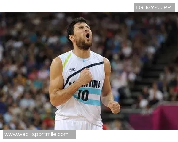 阿根廷传奇球员德尔菲诺宣布退役43岁收官生涯辉煌成就回顾 阿根廷传奇球员德尔菲诺宣布退役43岁收官生涯辉煌成就回顾